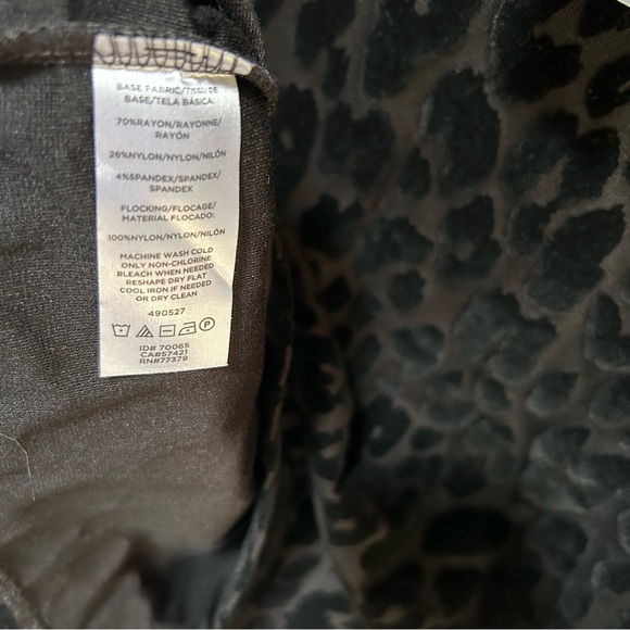 Ann Taylor ~ new ~Black Leopard Animal Print Flocked Stretch Top in Small Petite - Picture 9 of 11